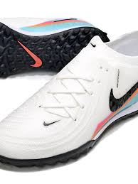 Chuteira Nike Phantom GX II Club Society